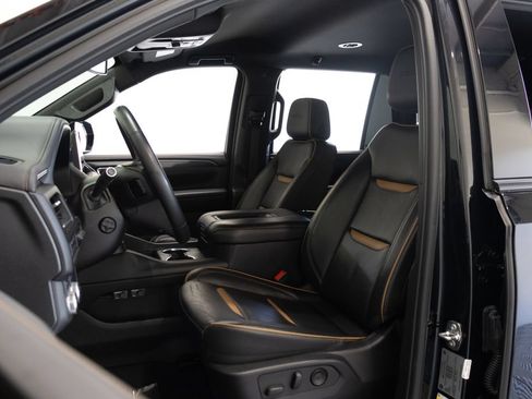 Used 2024 GMC Yukon AT4 w/ Technology Package AWD/4WD image 19