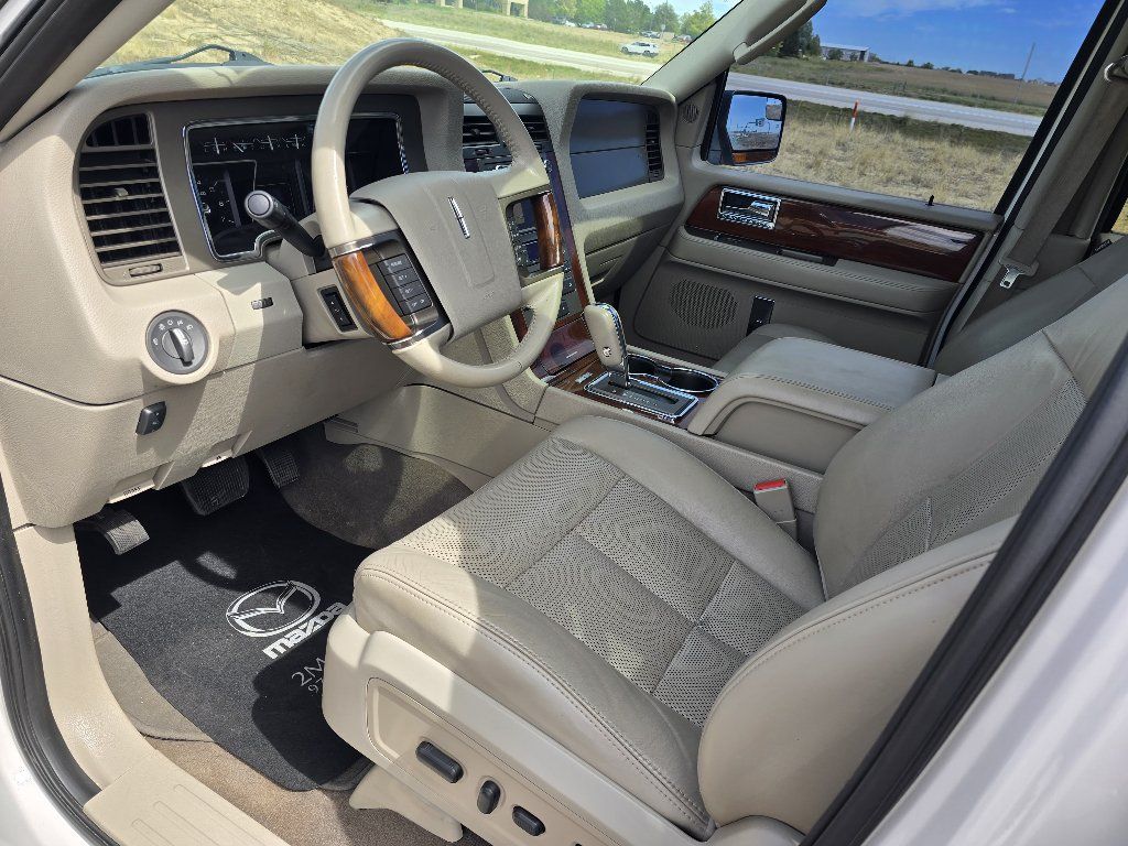 Used 2013 Lincoln Navigator 4WD w/ HD Trailer Tow Pkg image 26