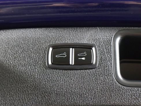 Used 2022 Porsche Macan Base image 24