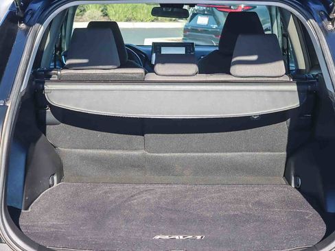 Used 2020 Toyota RAV4 XLE image 25