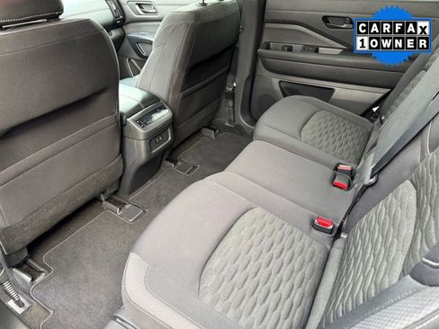 Used 2023 Nissan Pathfinder SV image 23