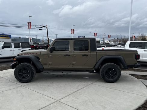 Used 2020 Jeep Gladiator Mojave w/ Cold Weather Group image 2