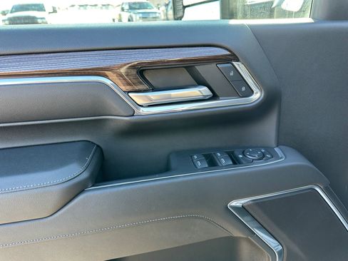 Used 2024 Chevrolet Silverado 3500 LT w/ Convenience Package image 13