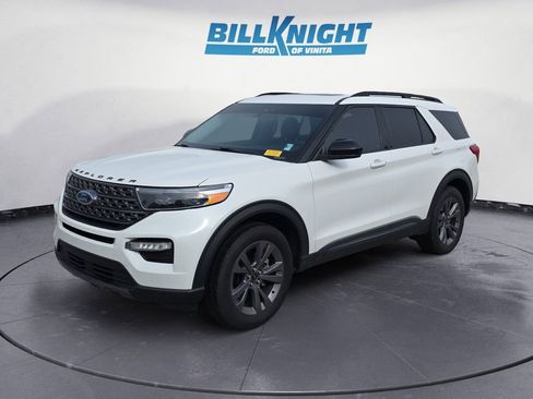Used 2022 Ford Explorer XLT w/ Equipment Group 202A AWD/4WD image 1