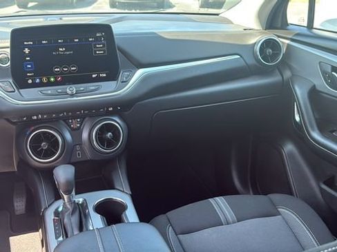 Used 2025 Chevrolet Blazer LT FWD image 29
