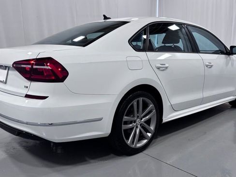 Used 2018 Volkswagen Passat 2.0T R-Line FWD image 6