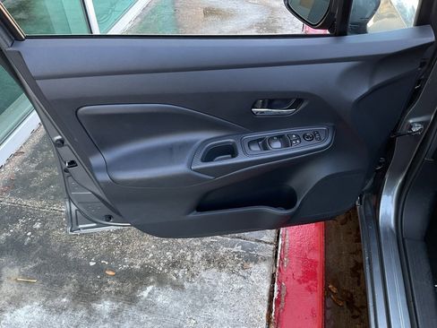 Used 2025 Nissan Versa SV image 13