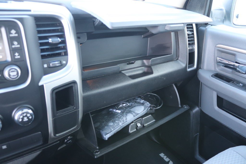 Used 2020 RAM 1500 Classic SLT AWD/4WD image 6