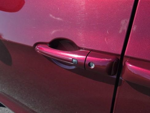 Used 2023 Chrysler Pacifica Touring-L image 25