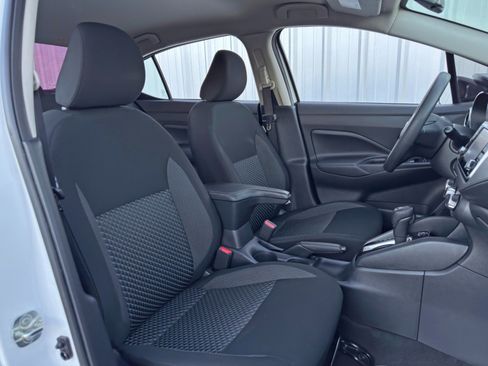 Used 2020 Nissan Versa S image 31