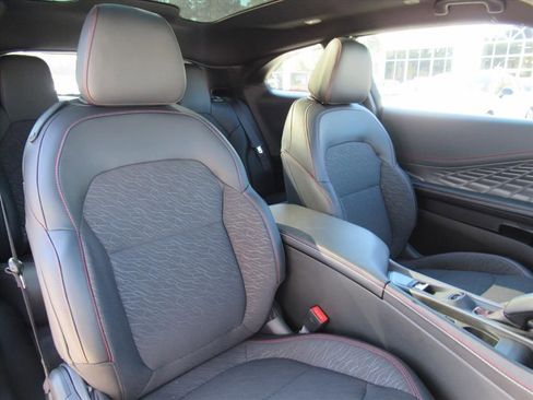 Used 2025 Dodge Charger R/T w/ Sun & Sound Package image 9