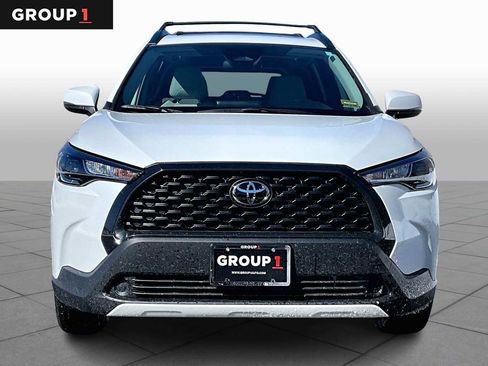 Used 2023 Toyota Corolla Cross LE w/ Moonroof Package image 4