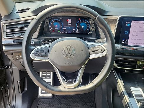 Used 2024 Volkswagen Atlas SEL Premium R-Line AWD/4WD image 18