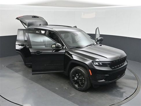 New 2025 Jeep Grand Cherokee Altitude image 48