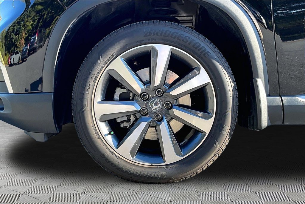 Used 2025 Honda Pilot Elite image 24