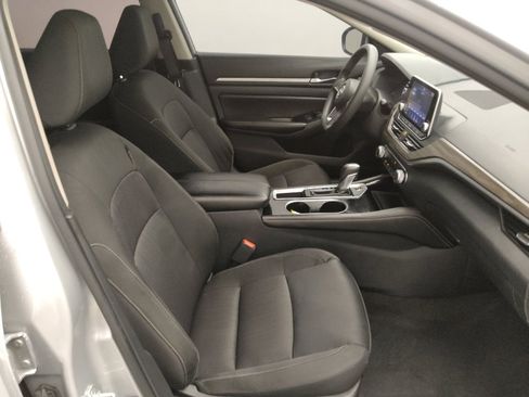 Used 2023 Nissan Altima 2.5 SV FWD image 21