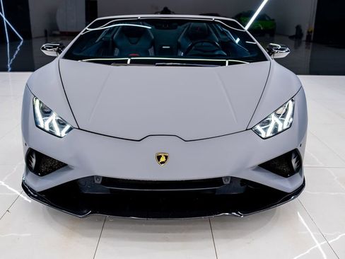 Used 2020 Lamborghini Huracan EVO image 8