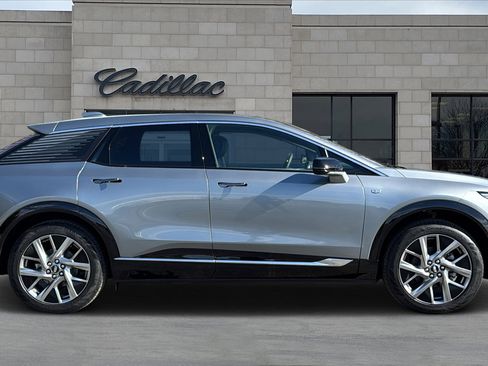 New 2025 Cadillac Optiq Luxury 1 w/ LPO, Floor Liner Package image 2