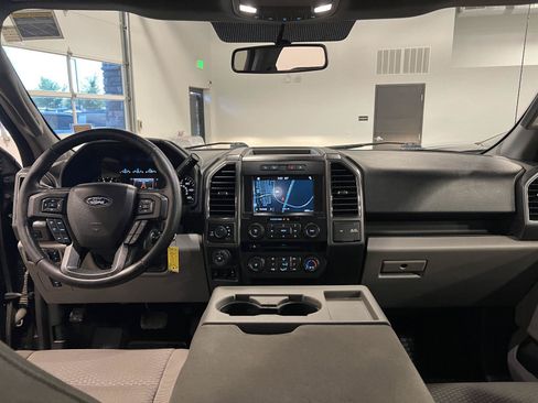 Used 2017 Ford F150 XLT w/ Equipment Group 302A Luxury AWD/4WD image 28