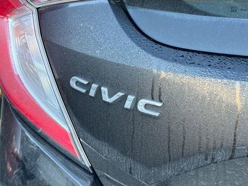 Used 2017 Honda Civic Sport image 6