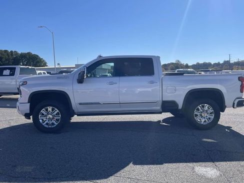 Used 2024 Chevrolet Silverado 2500 High Country w/ High Country Premium Package image 7