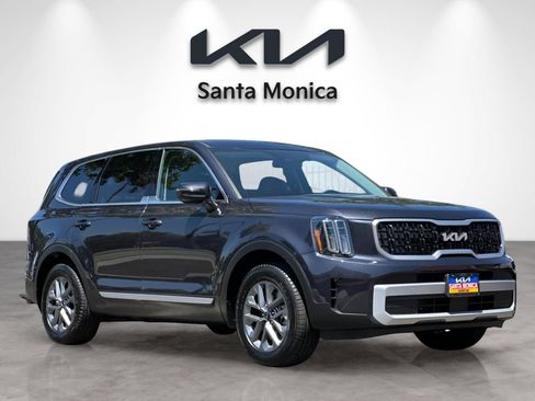 Certified 2025 Kia Telluride LX FWD image 9