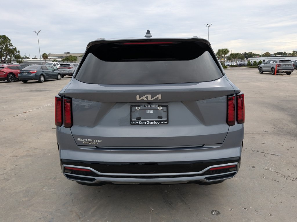 Certified 2023 Kia Sorento EX FWD image 7