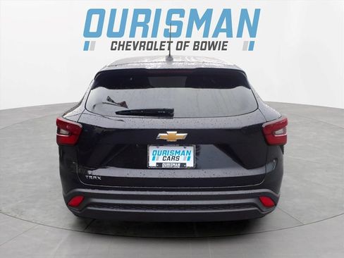 New 2026 Chevrolet Trax LS w/ LS Convenience Package FWD image 4