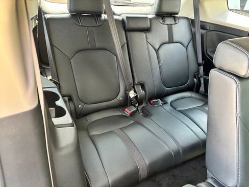 Used 2025 Honda Pilot EX-L image 31