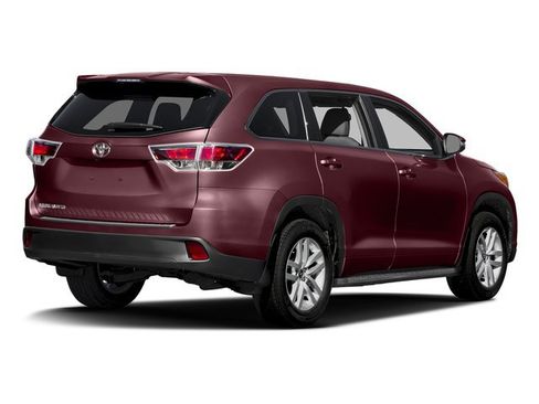Used 2016 Toyota Highlander LE AWD/4WD image 2