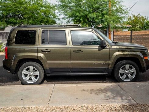 Used 2015 Jeep Patriot Latitude FWD image 6