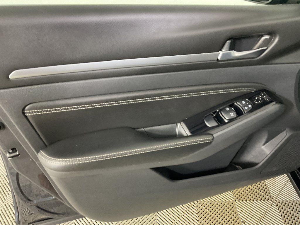 Used 2022 Nissan Altima 2.5 SL FWD image 17