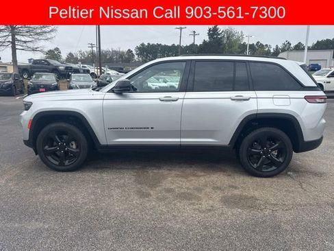 Used 2023 Jeep Grand Cherokee Altitude image 6