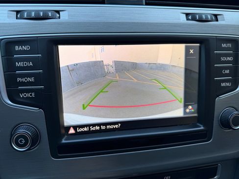 Used 2016 Volkswagen Golf S FWD image 16
