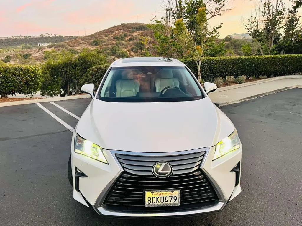 Used 2018 Lexus RX 350 FWD w/ Premium Package image 2