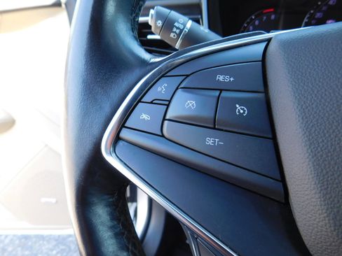 Used 2019 Cadillac XT5 FWD image 24