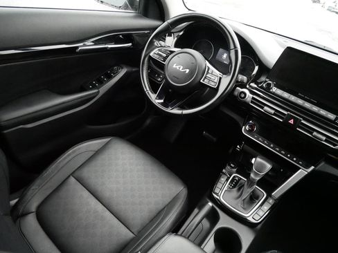 Used 2022 Kia Seltos EX image 9