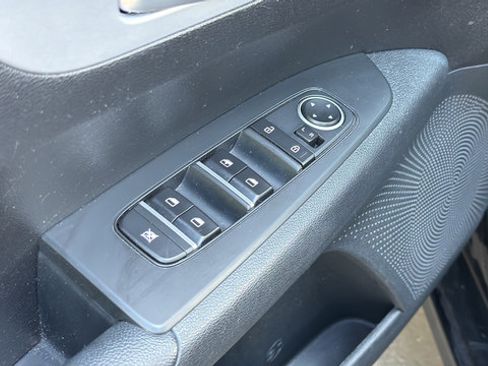 Used 2024 Kia Forte LXS FWD image 12