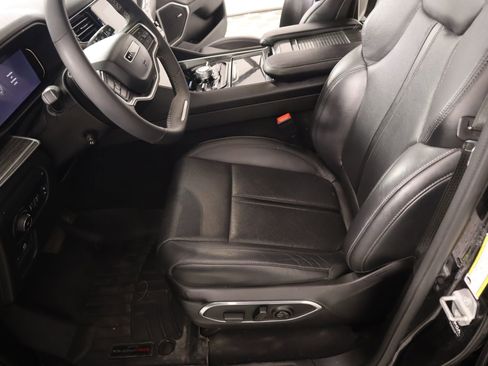 Used 2022 Jeep Wagoneer Series III w/ Flexible Seating Group image 11