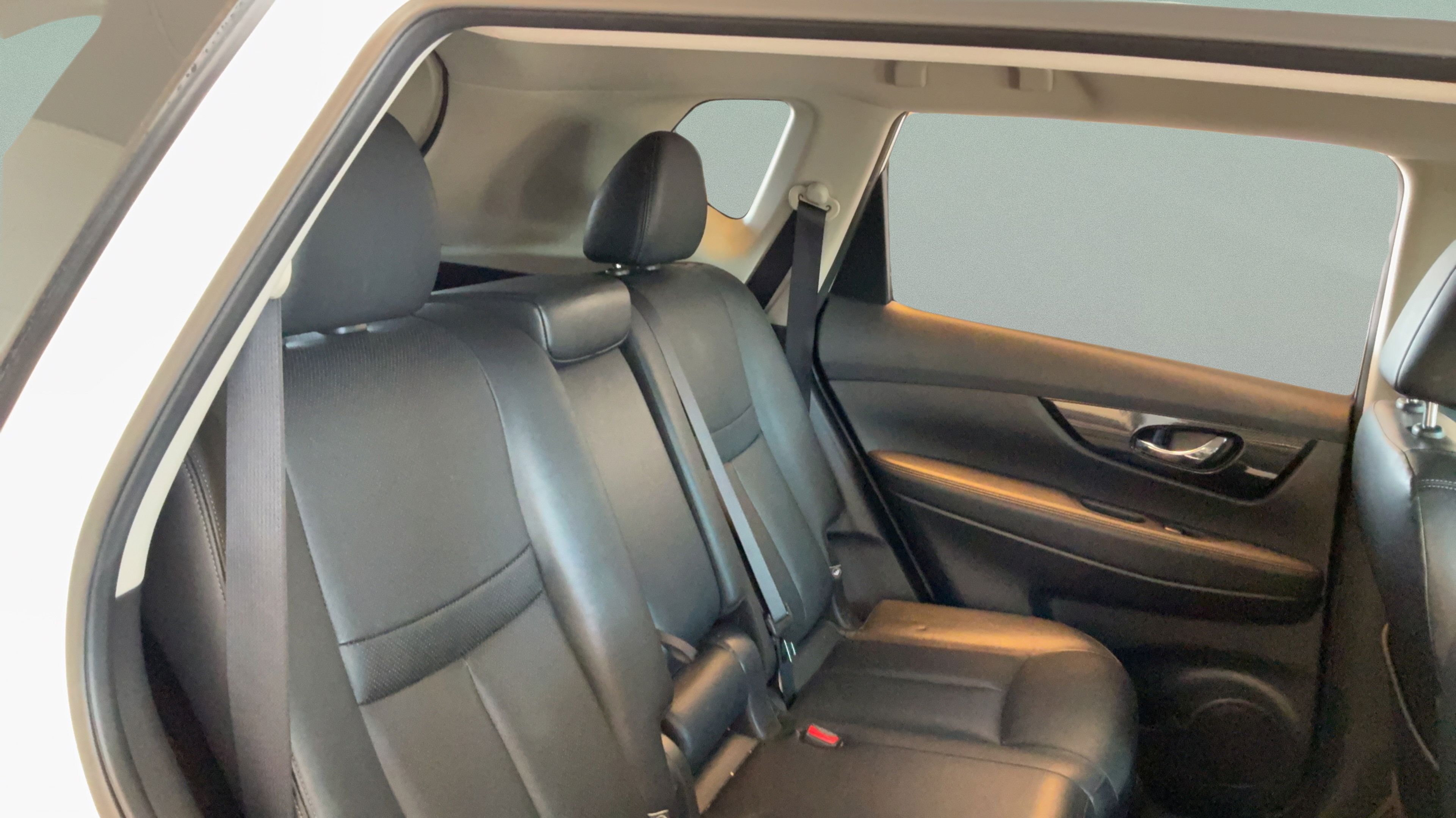 Used 2017 Nissan Rogue SL AWD/4WD image 31