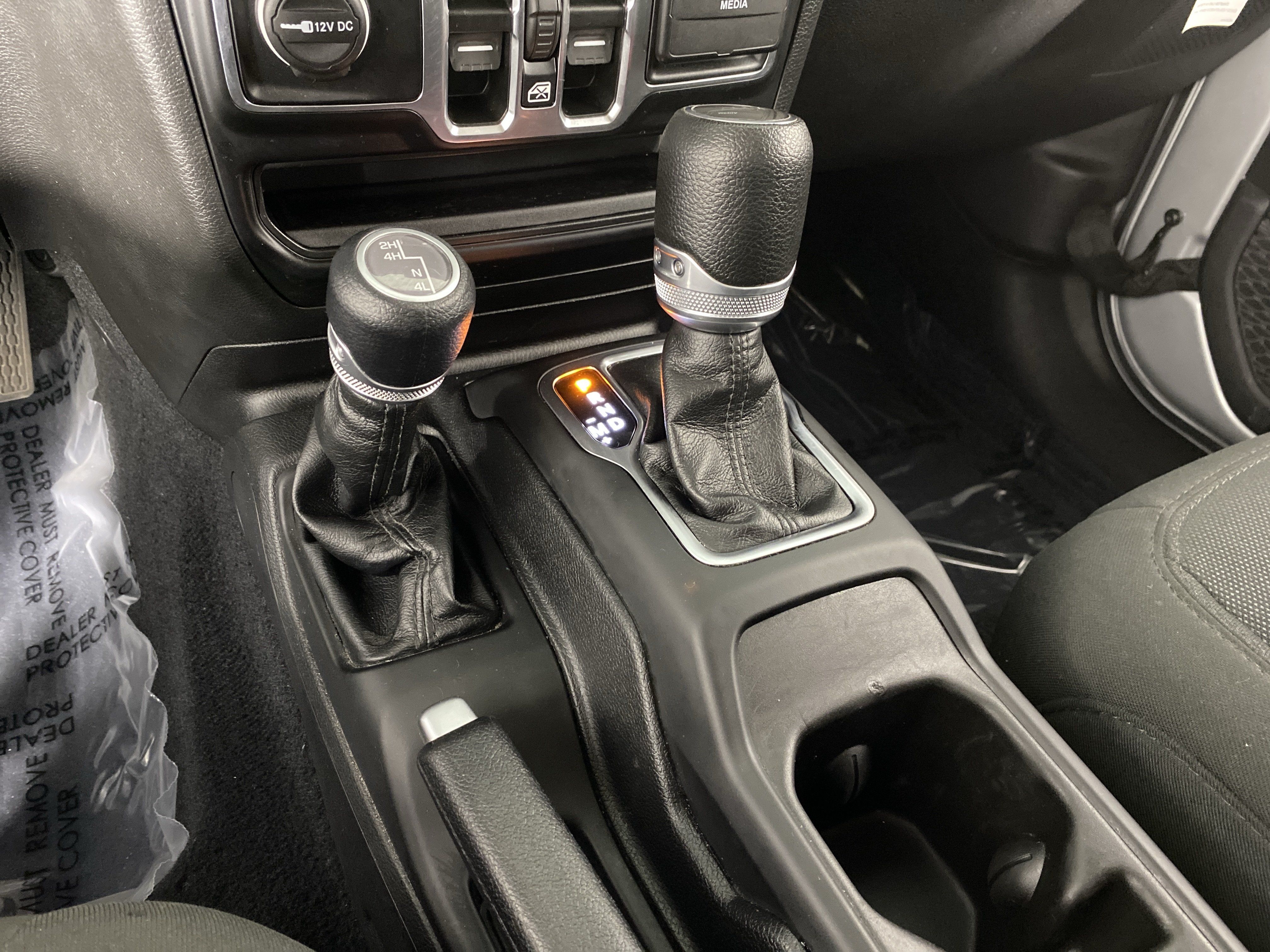 Used 2023 Jeep Gladiator Sport AWD/4WD image 30