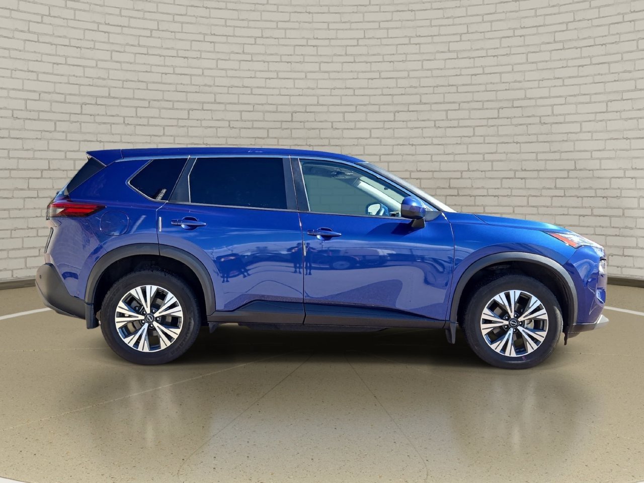Used 2023 Nissan Rogue SV FWD image 4