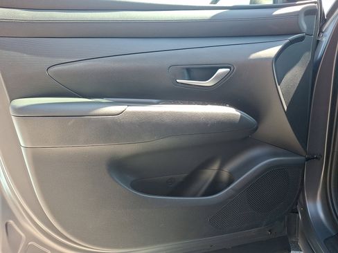 Used 2025 Hyundai Tucson SE AWD/4WD image 12