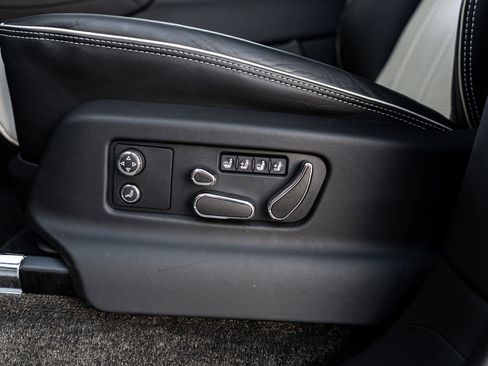 Used 2023 Bentley Bentayga Speed image 27