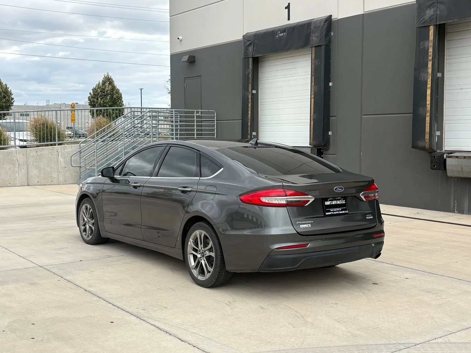 Used 2020 Ford Fusion SEL FWD image 3