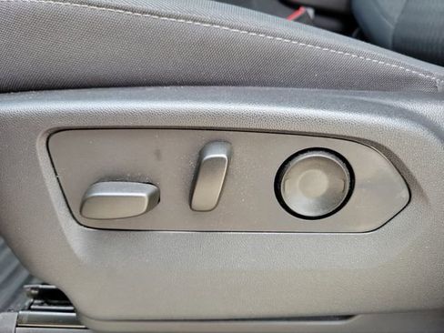 Certified 2023 Chevrolet Silverado 1500 Custom AWD/4WD image 22