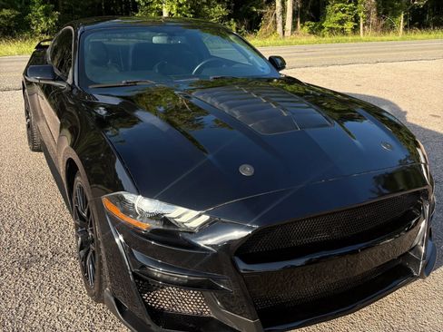 Used 2019 Ford Mustang GT Premium w/ GT Performance Package RWD image 40