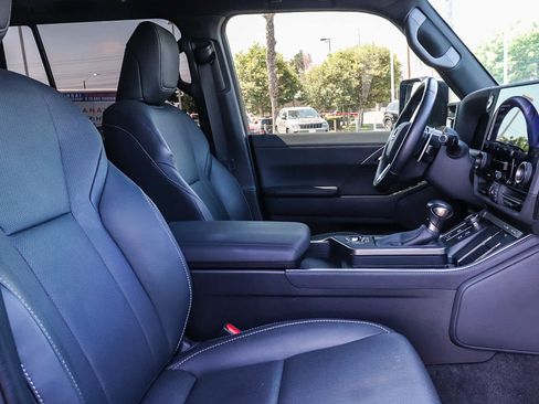 Used 2024 Lexus GX 550 w/ Cold Area Package AWD/4WD image 23