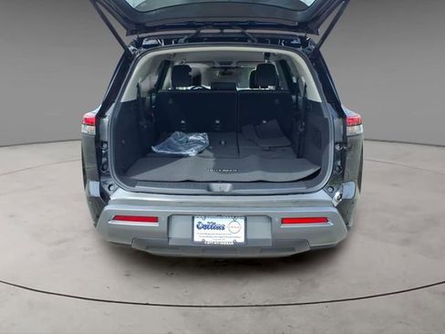 New 2026 Nissan Pathfinder SL image 8