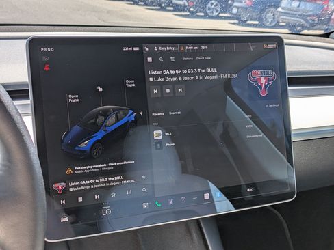 Used 2023 Tesla Model Y Long Range AWD/4WD image 23